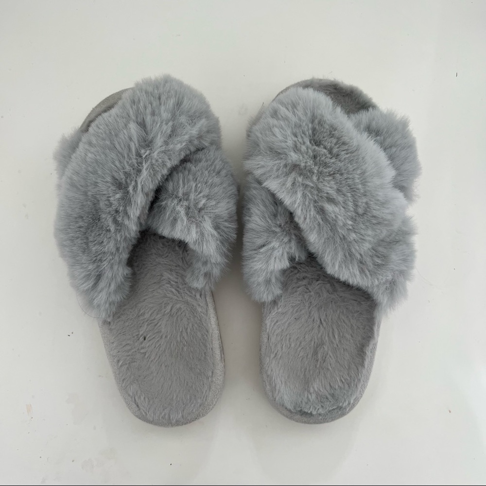 Gray Furry Criss Cross Slides Size 8